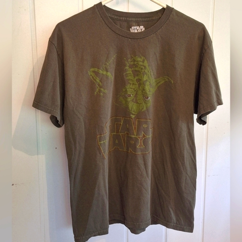 Star Wars Yoda Gray/Green Graphic Tee size L  Cosplay Fandom Very Good Condition